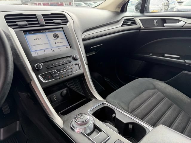 Certified 2018 Ford Fusion SE w/ Fusion SE Technology Package FWD image 12