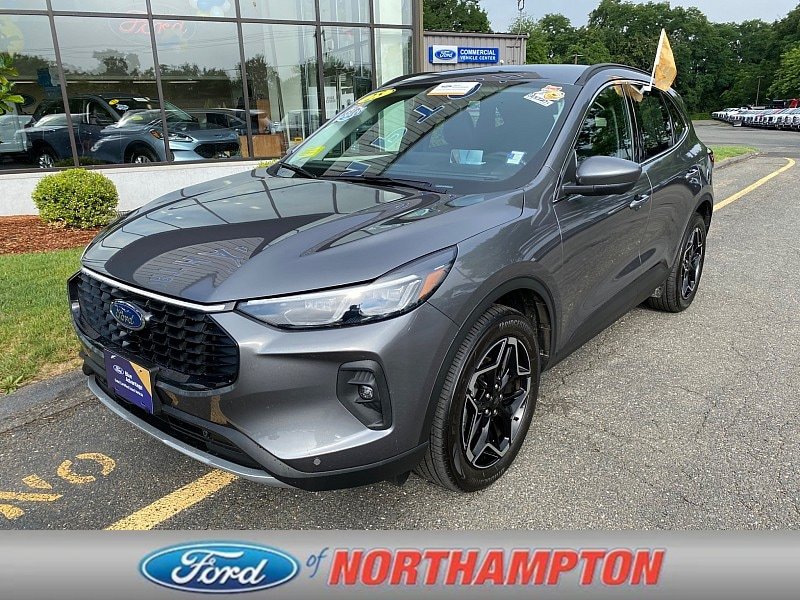 Certified 2025 Ford Escape Platinum w/ Premium Technology Package AWD/4WD image 1