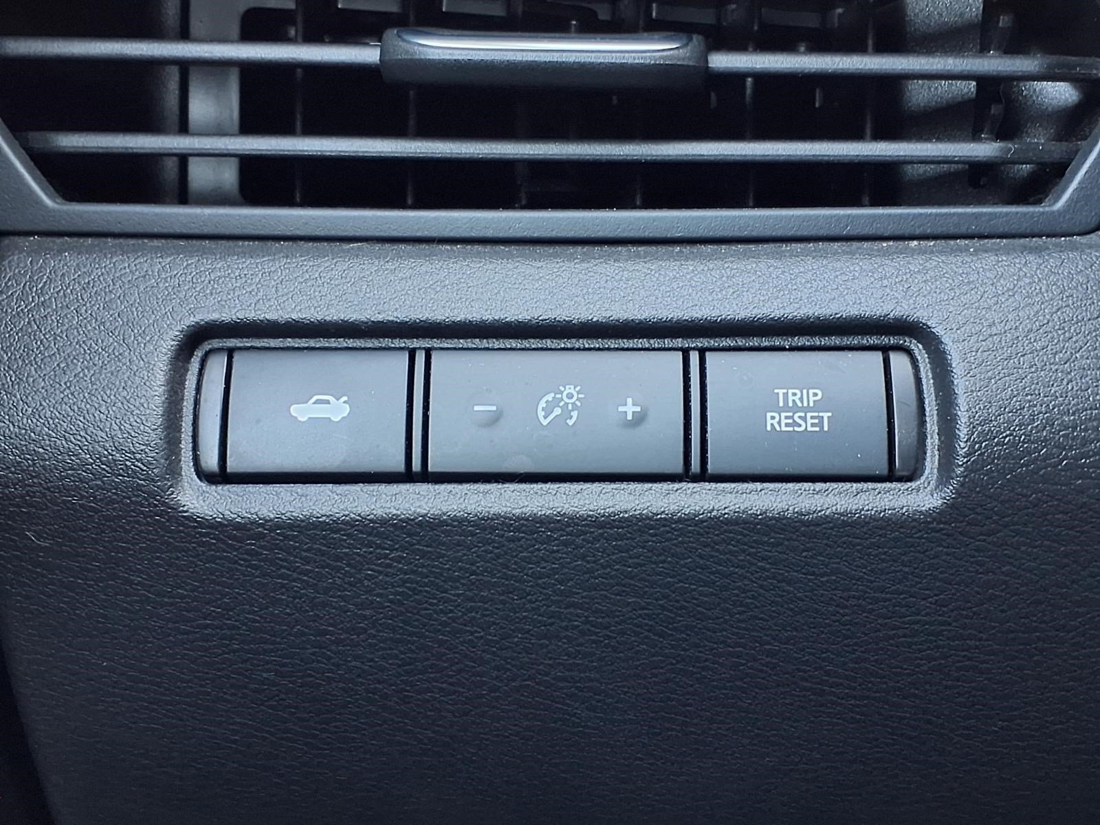 Used 2025 Nissan Altima 2.5 SV FWD image 20
