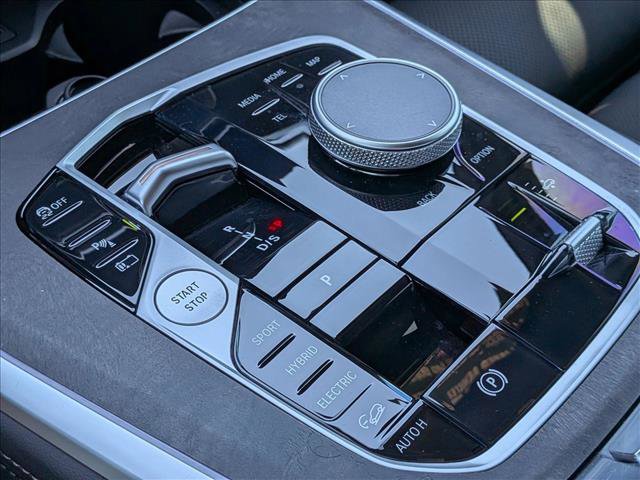 Used 2025 BMW X5 xDrive50e w/ Parking Assistance Package image 12