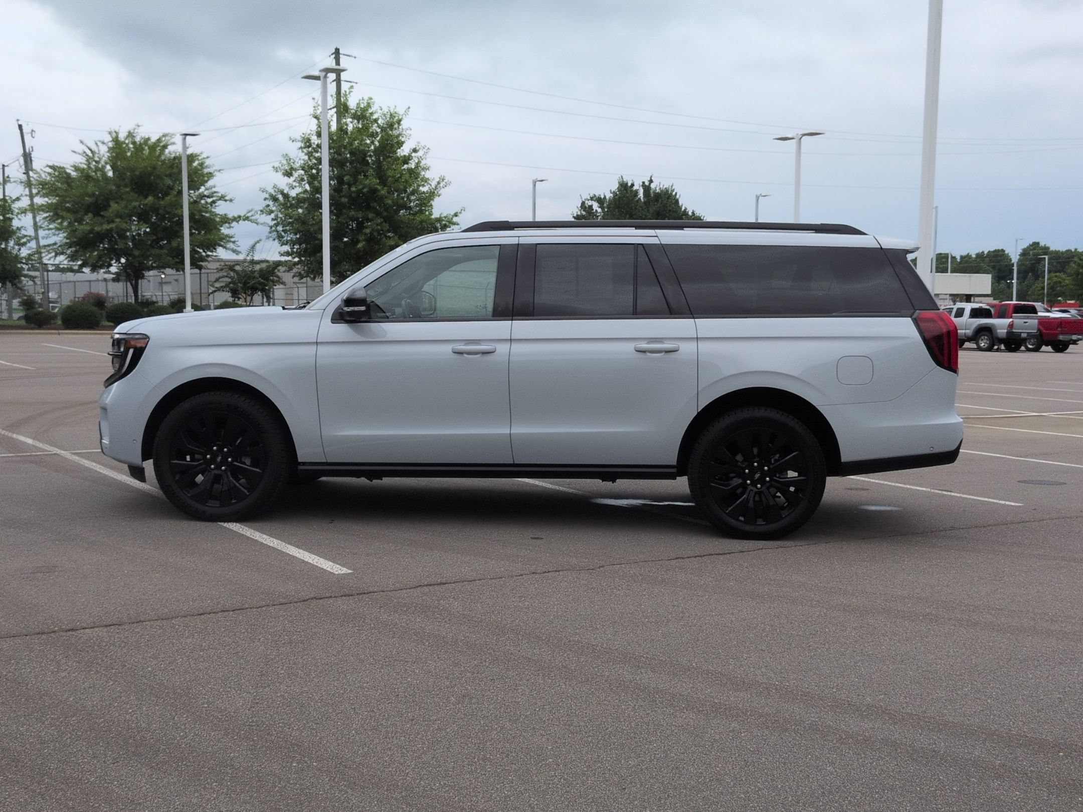 Certified 2025 Ford Expedition Max Platinum w/ Stealth Appearance Package AWD/4WD image 7
