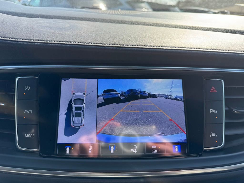 Used 2023 Buick Enclave Avenir image 20