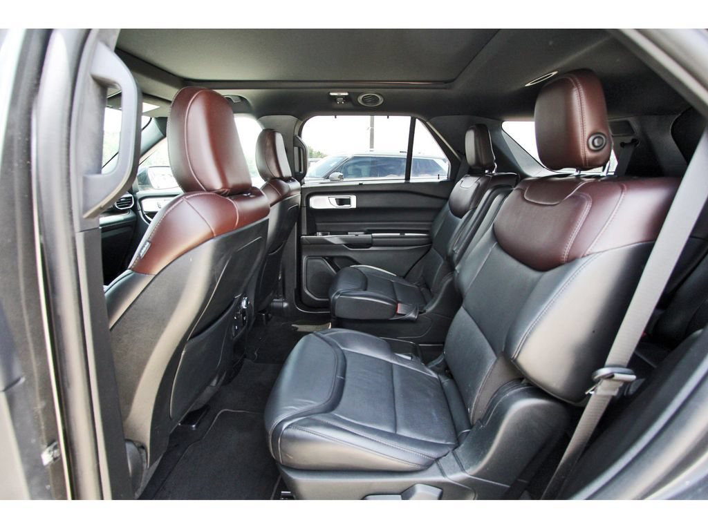Certified 2020 Ford Explorer Platinum w/ Premium Technology Package AWD/4WD image 10