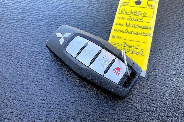 Used 2024 Mitsubishi Outlander SE AWD/4WD image 11