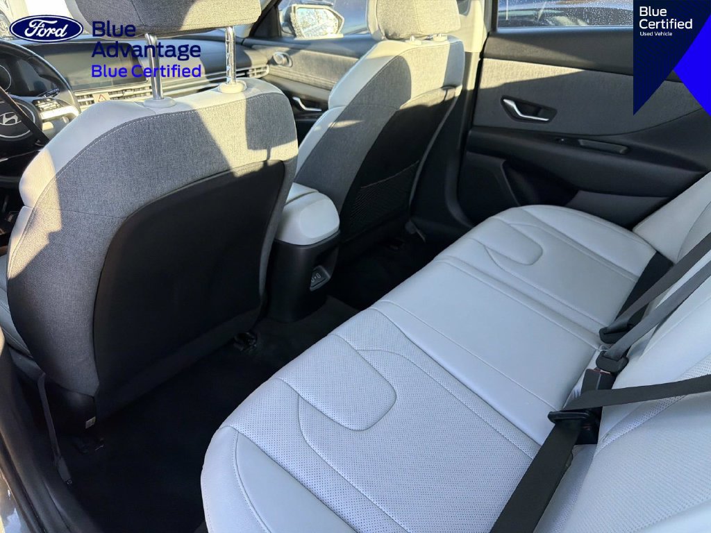 Used 2025 Hyundai Elantra Limited FWD image 10