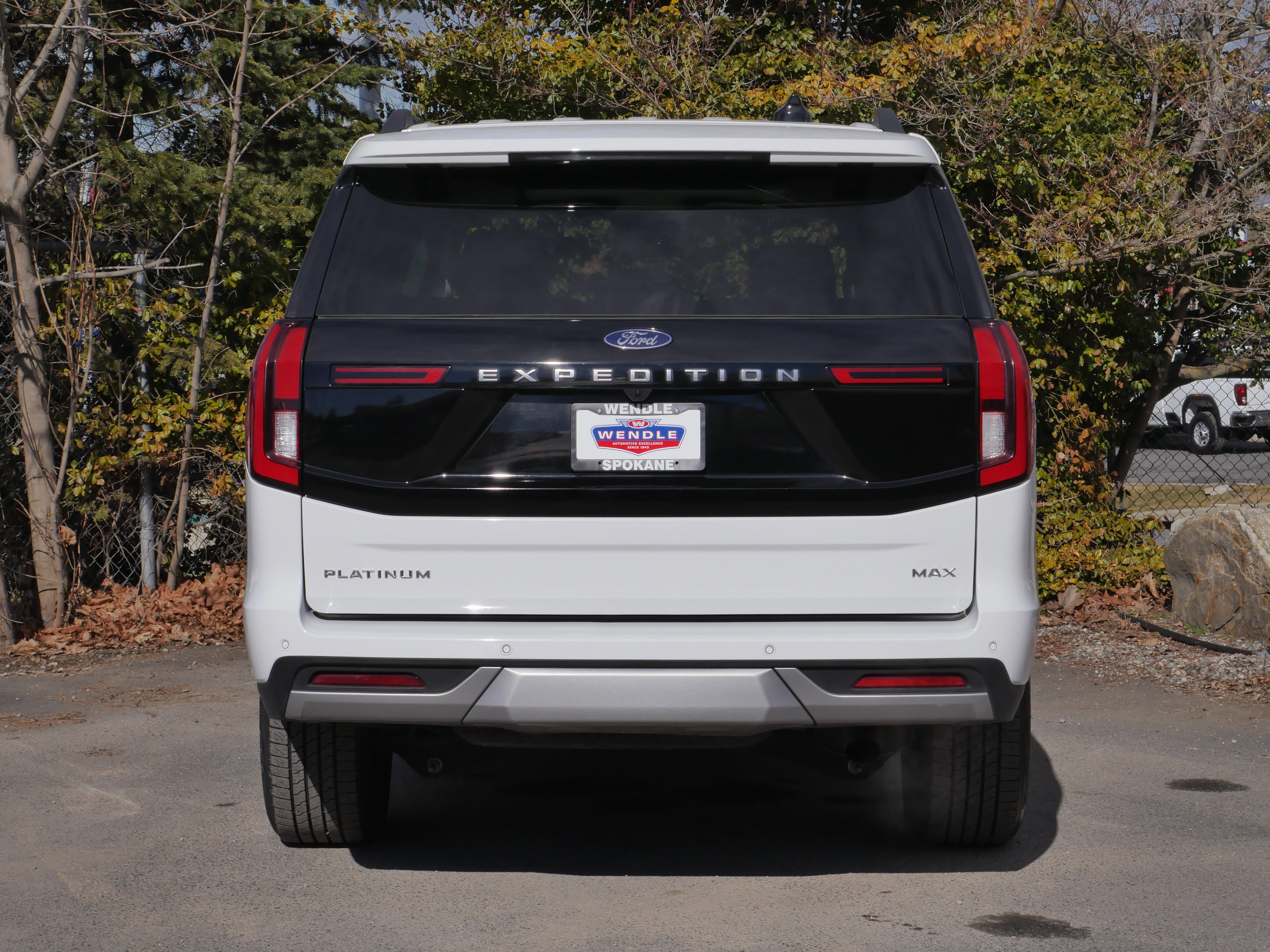 Certified 2025 Ford Expedition Max Platinum image 2