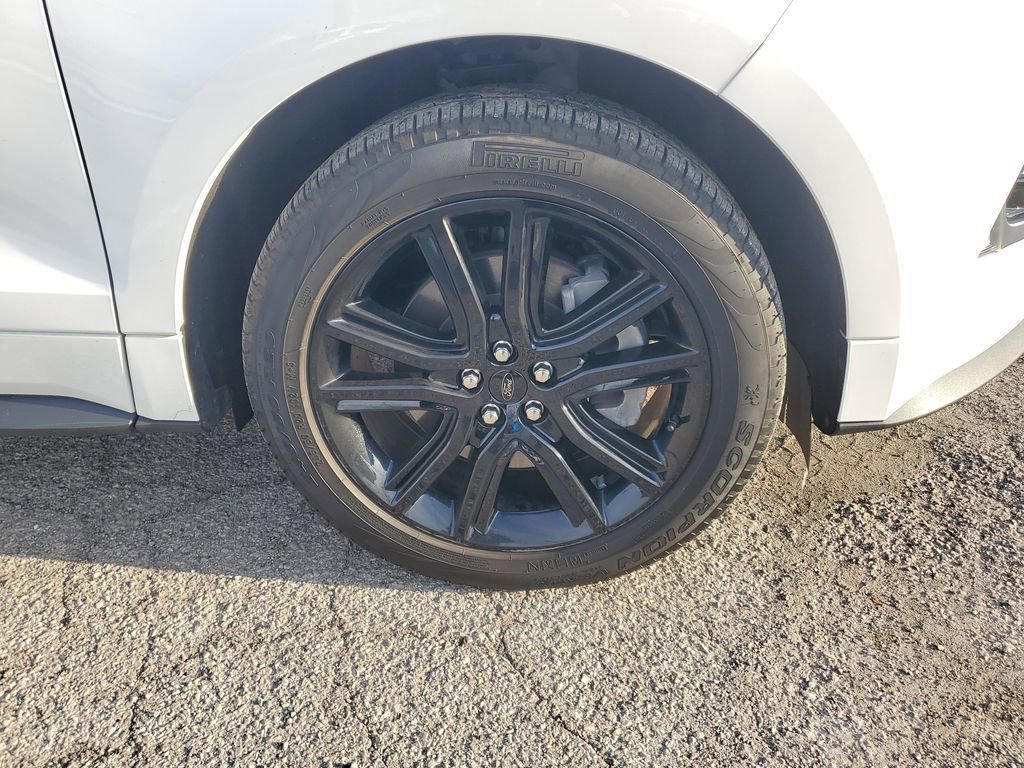 Certified 2022 Ford Edge ST-Line w/ Class II Trailer Tow Package image 5