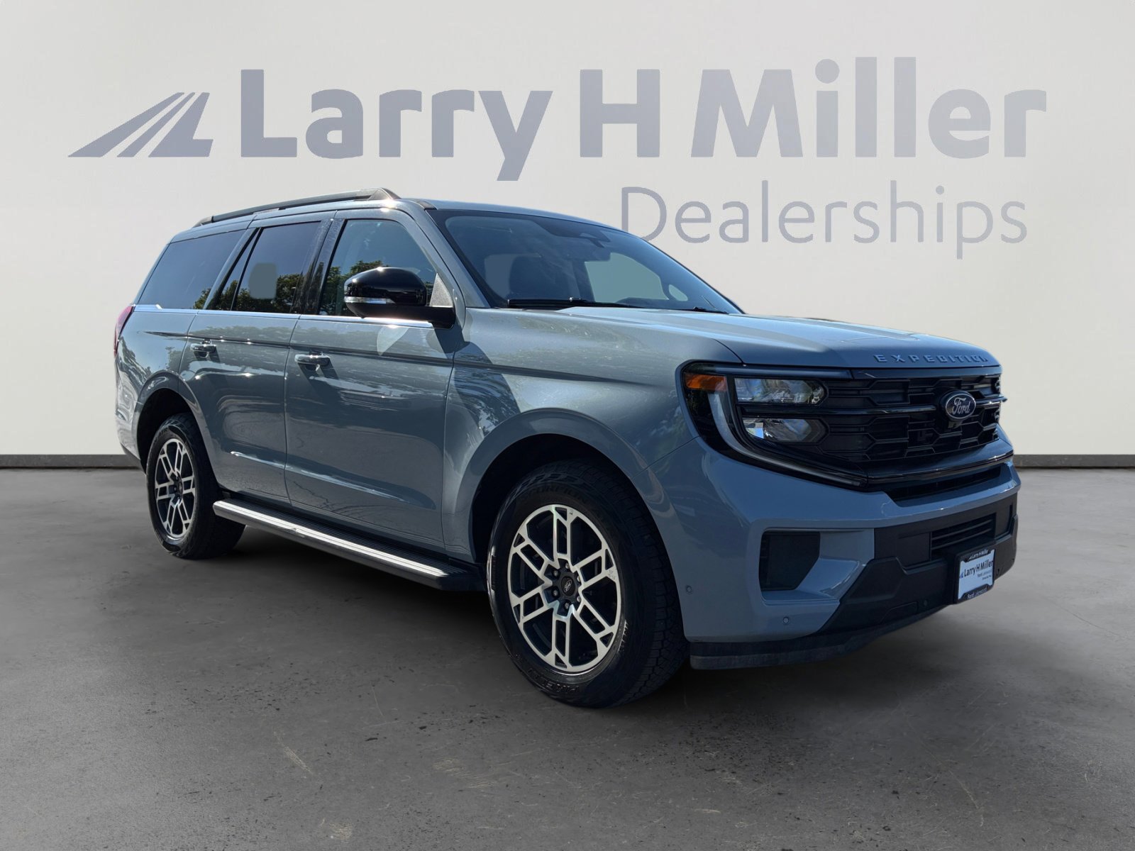 Certified 2025 Ford Expedition Active AWD/4WD image 7