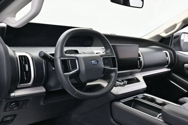Certified 2025 Ford Expedition Active AWD/4WD image 16