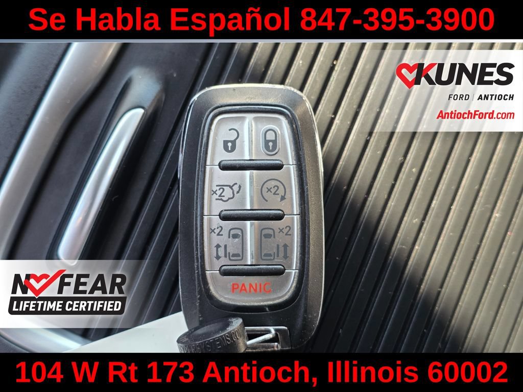 Used 2023 Chrysler Pacifica Touring-L FWD image 51