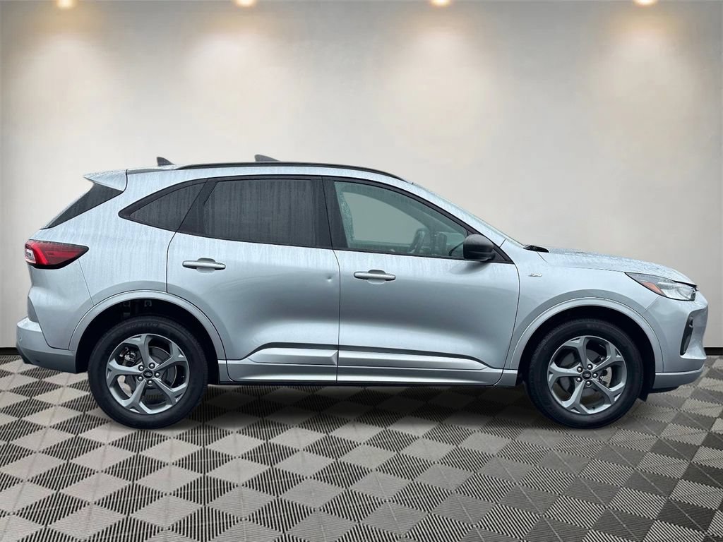 Certified 2023 Ford Escape ST-Line w/ Tech Pack #1 AWD/4WD image 2