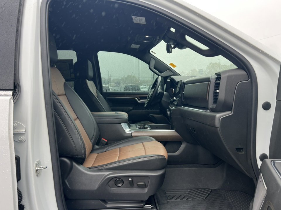 Used 2024 Chevrolet Silverado 3500 High Country w/ High Country Premium Package image 14