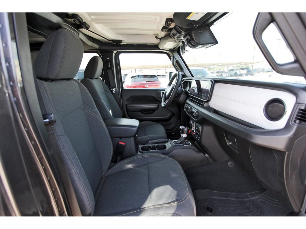 Used 2024 Jeep Gladiator Sport AWD/4WD image 25