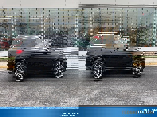 Used 2021 Mercedes-Benz GLC 300 4MATIC image 9