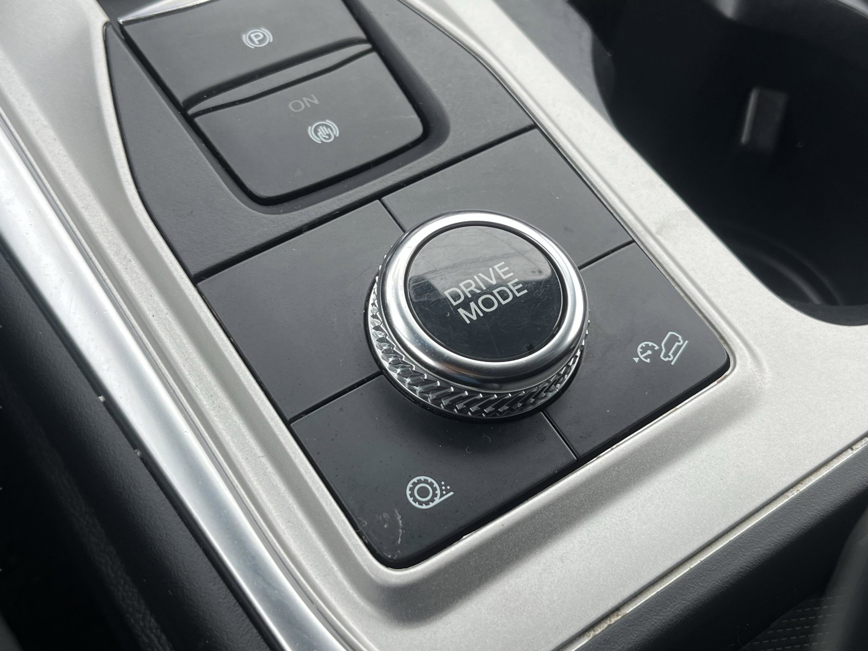 Certified 2023 Ford Explorer XLT w/ Equipment Group 202A image 20