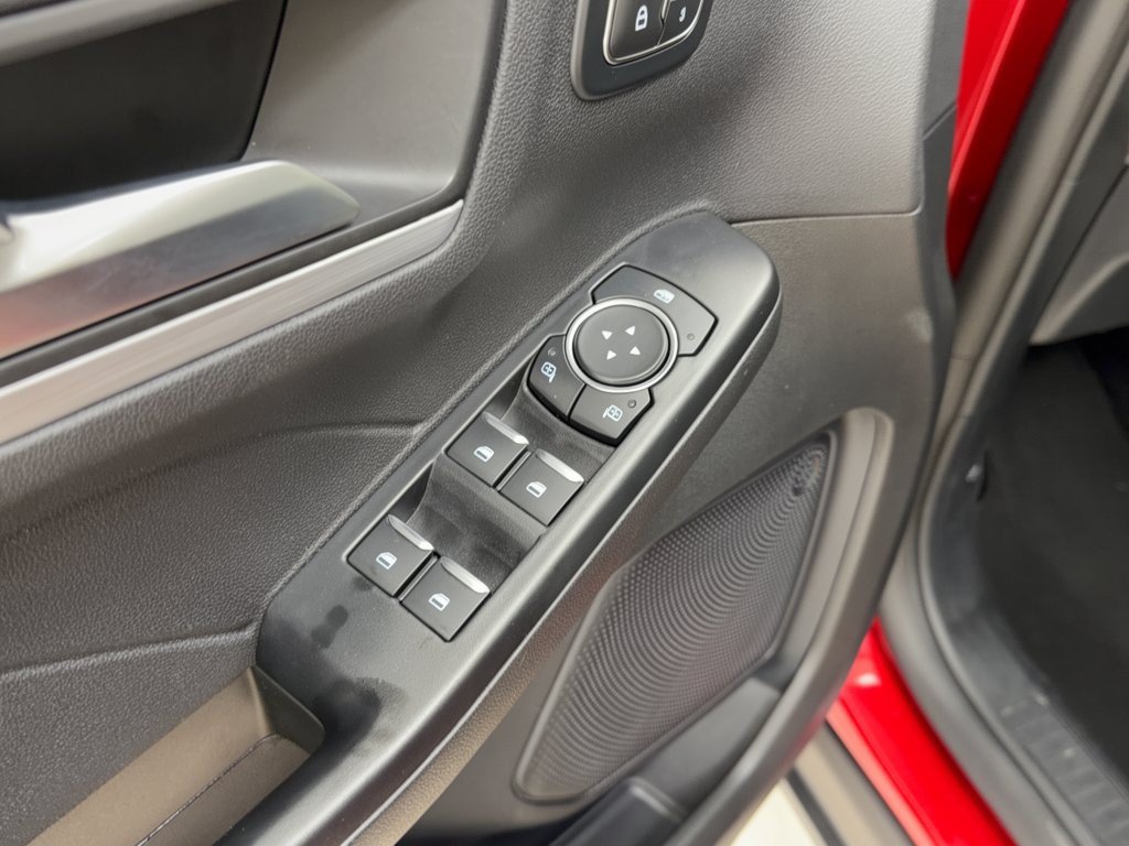 Certified 2025 Ford Escape Platinum AWD/4WD image 15