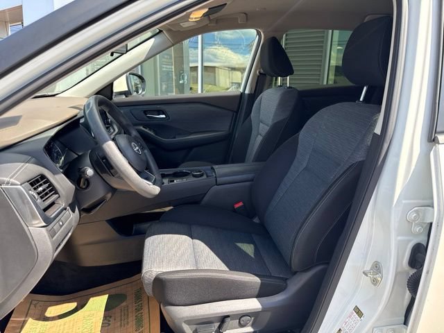 Used 2023 Nissan Rogue SV AWD/4WD image 16