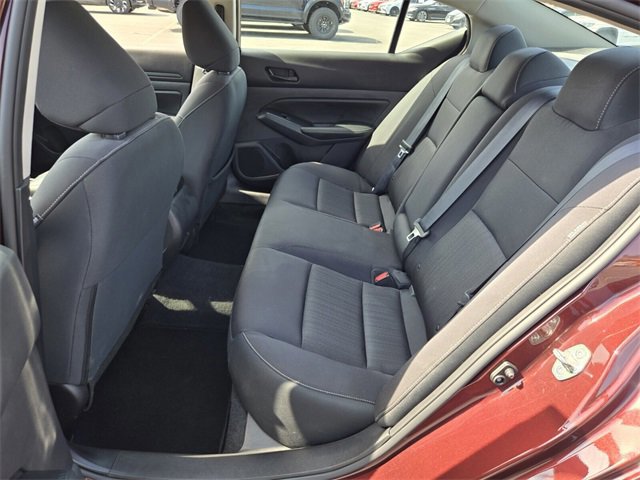 Used 2025 Nissan Altima 2.5 SV image 11