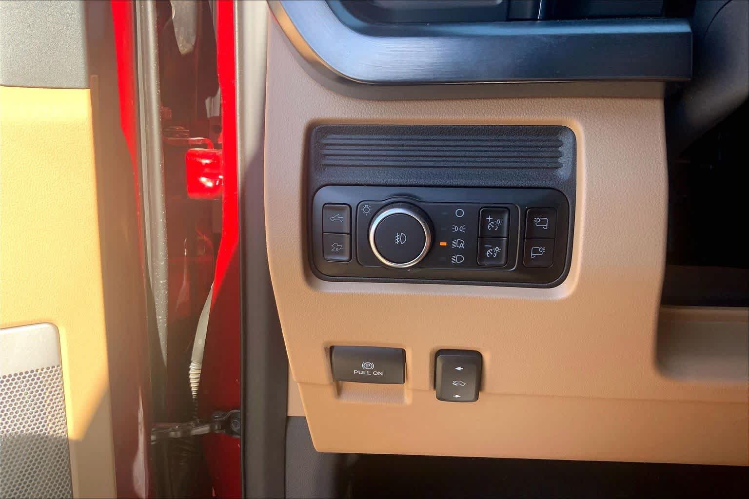 Certified 2025 Ford F450 Lariat w/ Lariat Ultimate Package AWD/4WD image 35