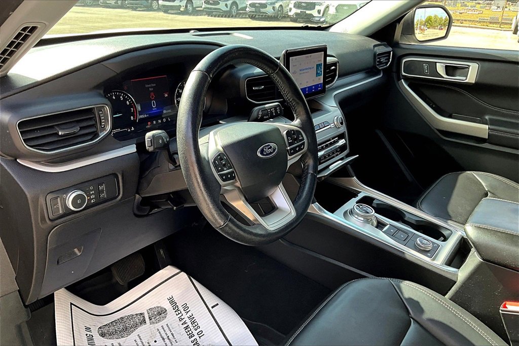 Certified 2022 Ford Explorer XLT w/ Equipment Group 202A image 13