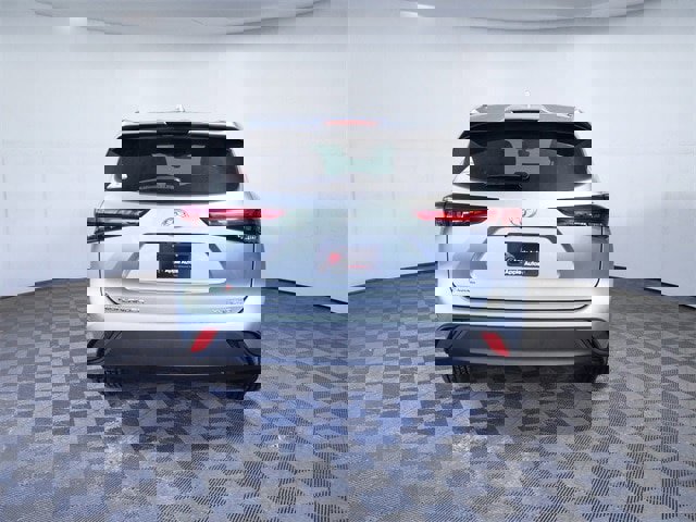 Used 2020 Toyota Highlander XLE image 7