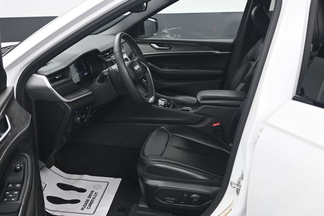 Used 2024 Jeep Grand Cherokee Limited 4xe AWD/4WD image 6