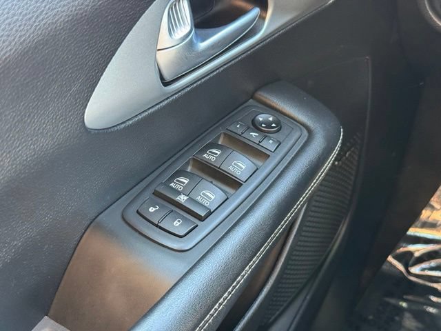 Used 2020 Chrysler Pacifica Limited w/ Advanced Safetytec Group FWD image 33