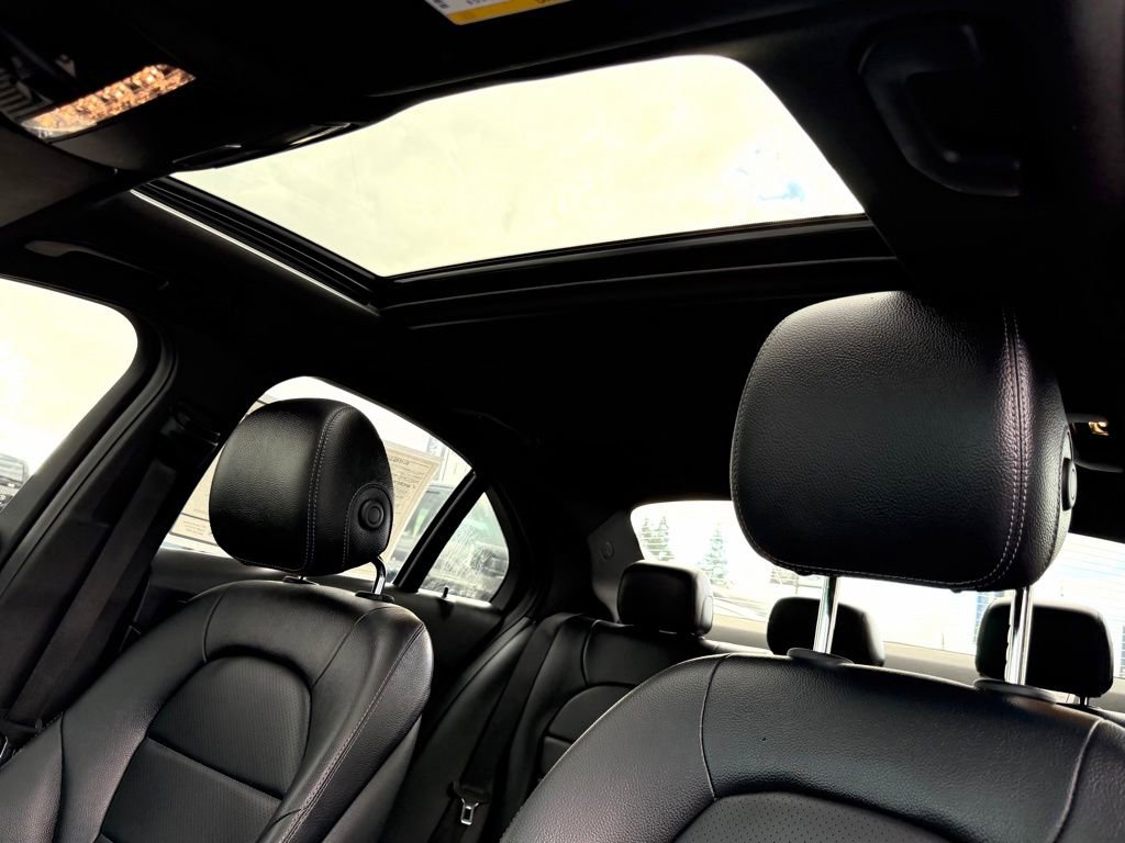 Used 2018 Mercedes-Benz C 300 Sedan image 18