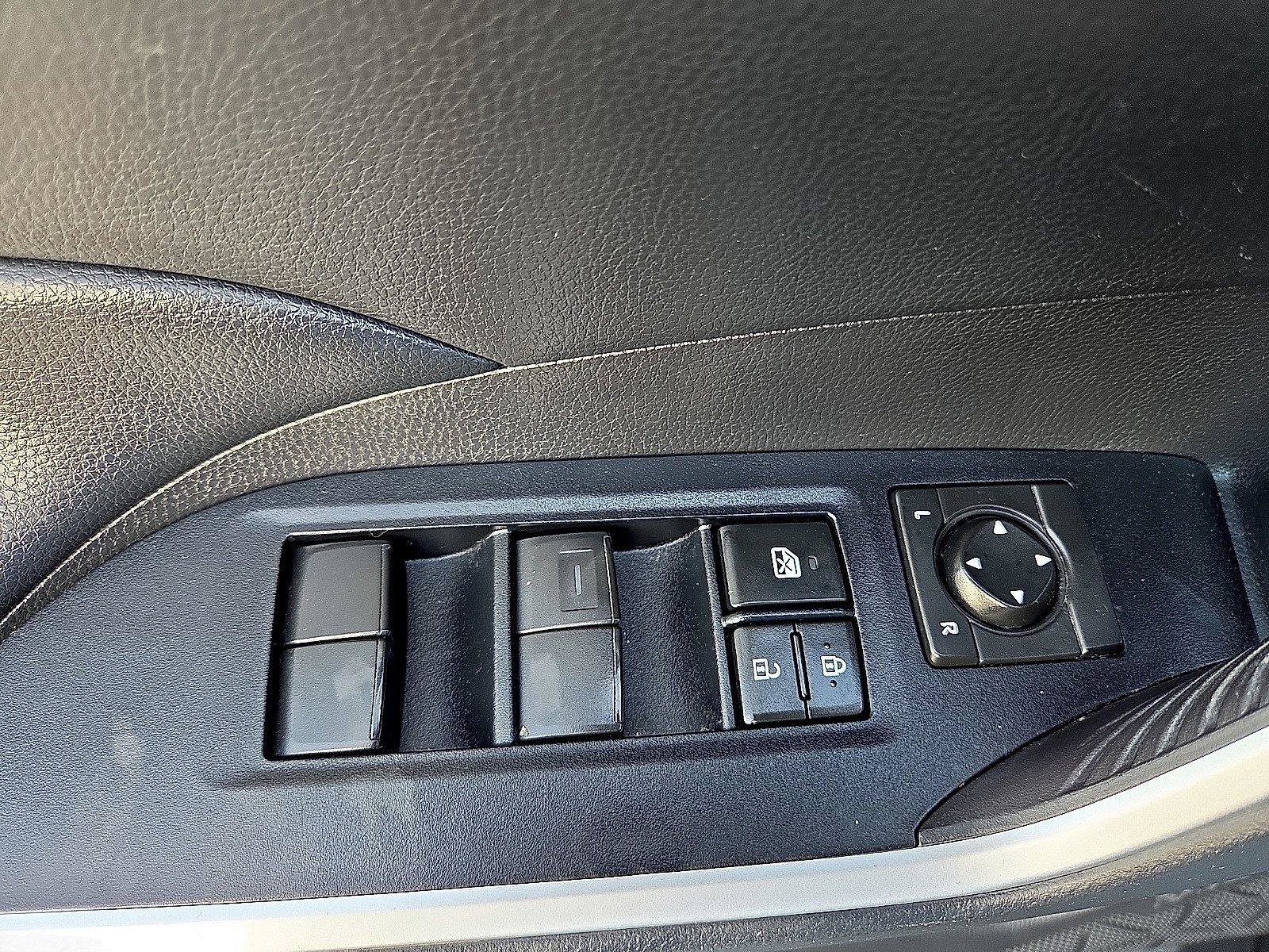 Used 2021 Toyota RAV4 LE FWD image 25