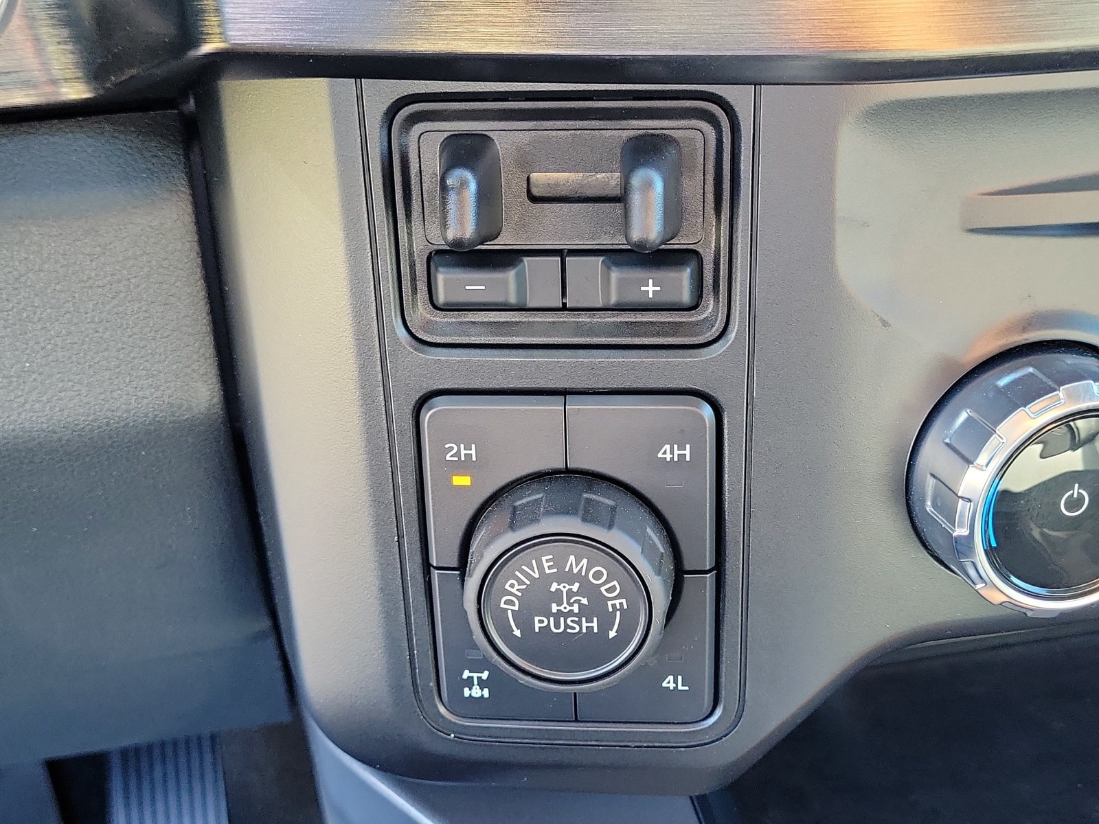 Certified 2024 Ford F250 4x4 Crew Cab Super Duty image 26