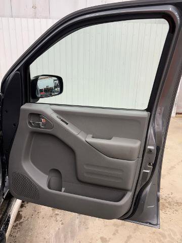 Used 2018 Nissan Frontier SV AWD/4WD image 21