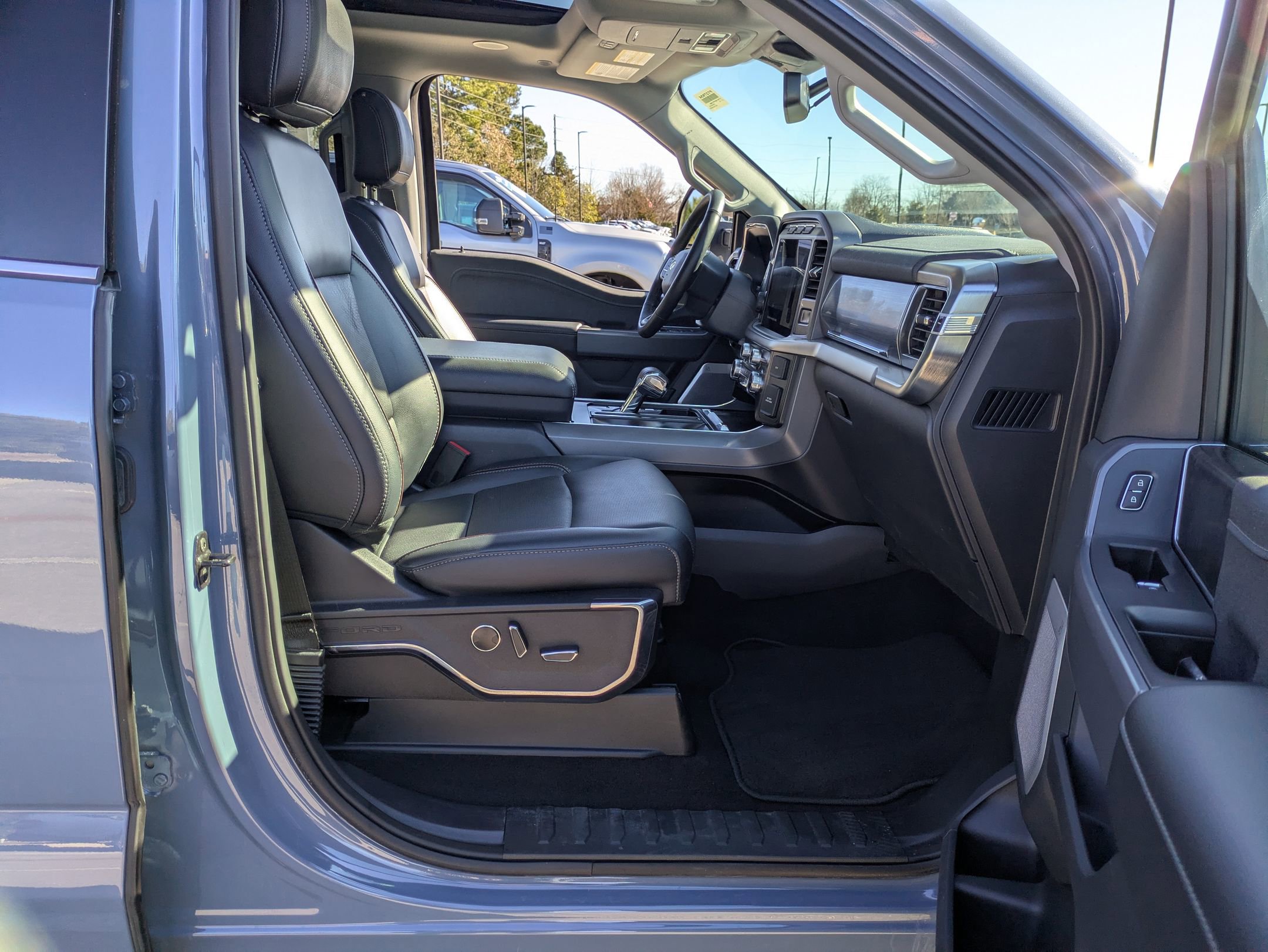 Certified 2023 Ford F150 Lariat w/ Equipment Group 502A High image 42