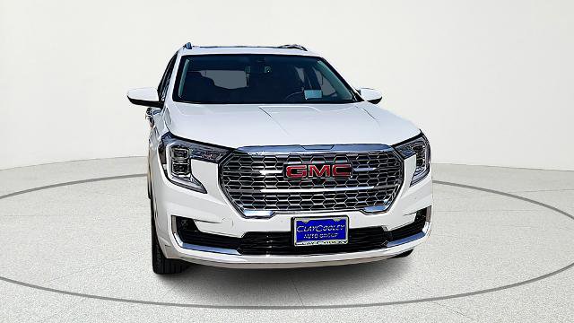 Used 2024 GMC Terrain Denali w/ Denali Premium Package image 2