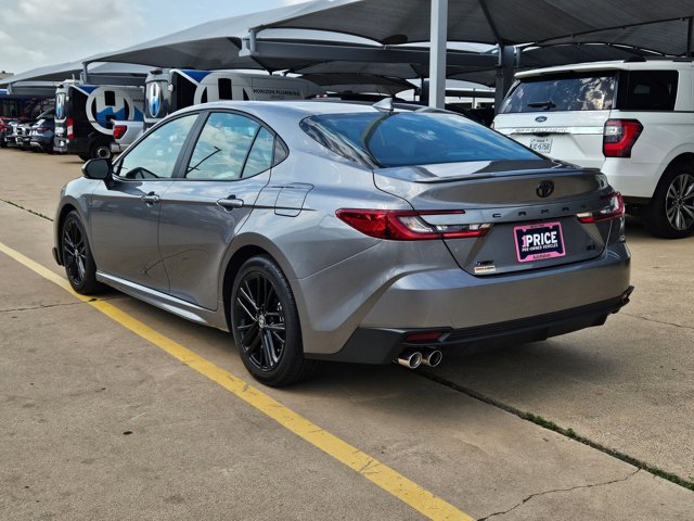 Used 2025 Toyota Camry SE image 8