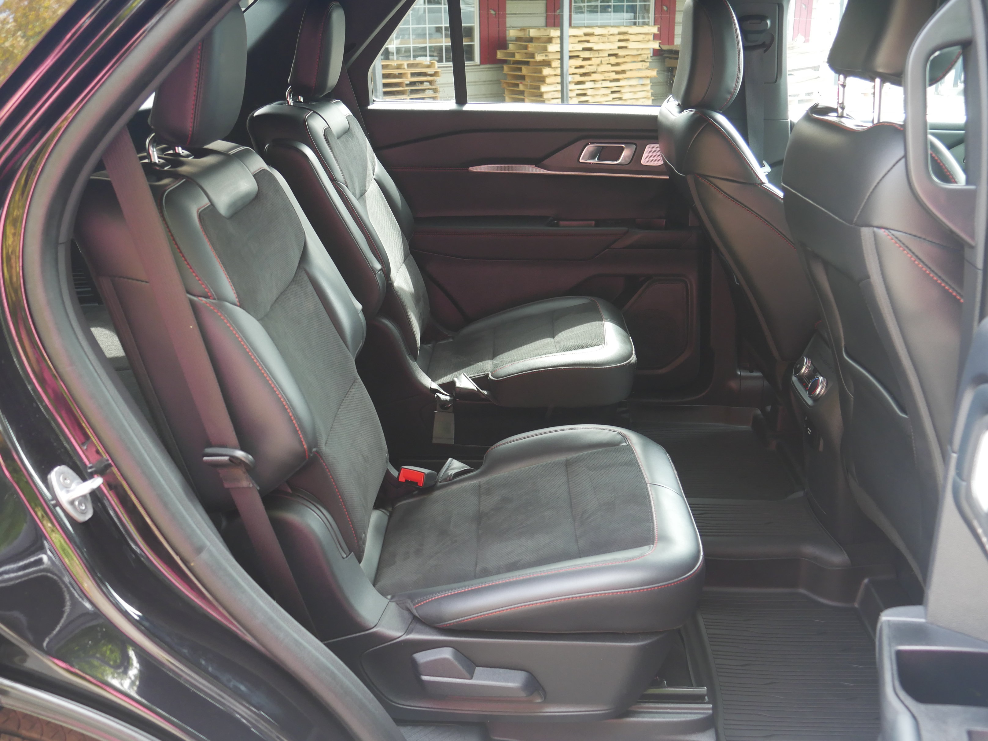 Certified 2025 Ford Explorer ST AWD/4WD image 28