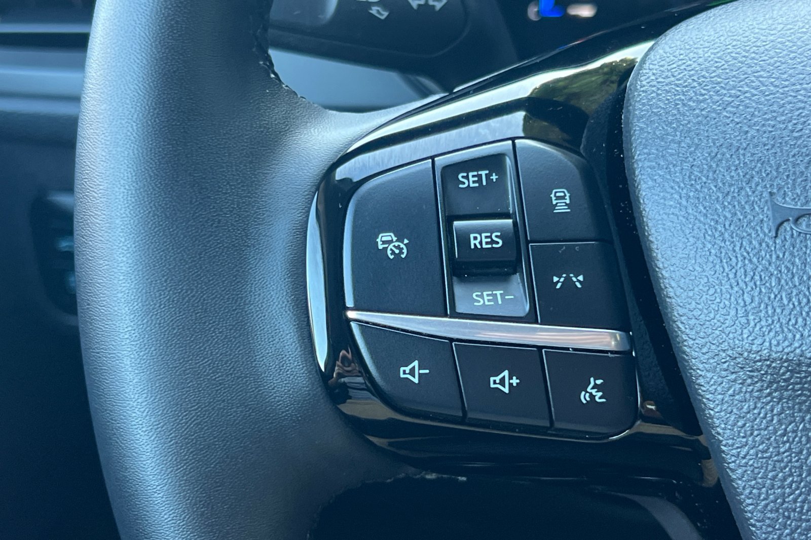 Certified 2024 Ford Escape SE FWD image 34