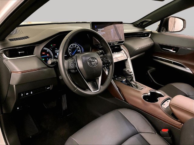 Used 2024 Toyota Venza XLE AWD/4WD image 12