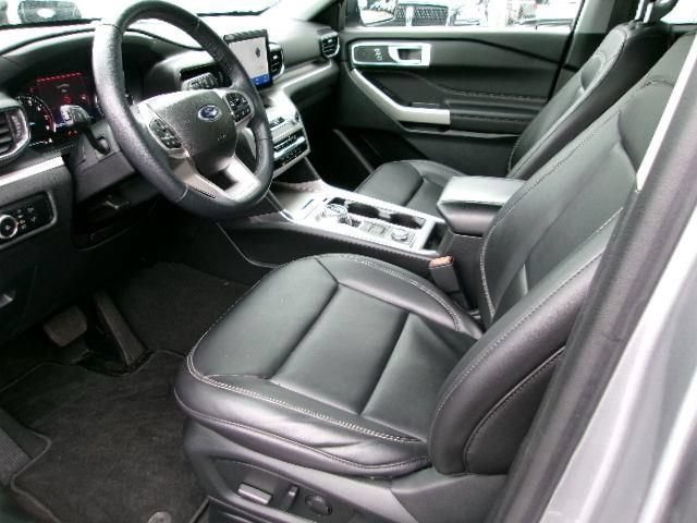 Certified 2023 Ford Explorer XLT w/ Equipment Group 202A AWD/4WD image 10
