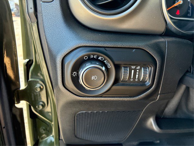 Used 2021 Jeep Wrangler Unlimited Sport AWD/4WD image 16