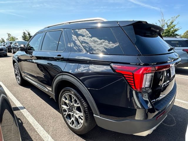 Certified 2025 Ford Explorer Platinum w/ Ultimate Package AWD/4WD image 7