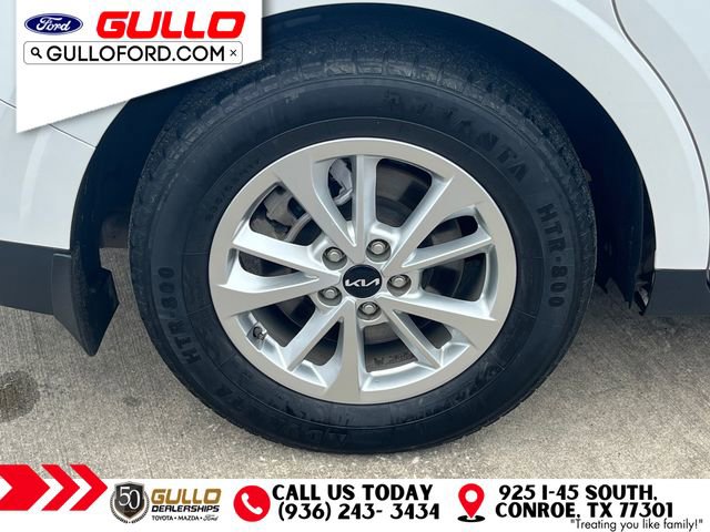 Used 2023 Kia Carnival LX FWD image 8