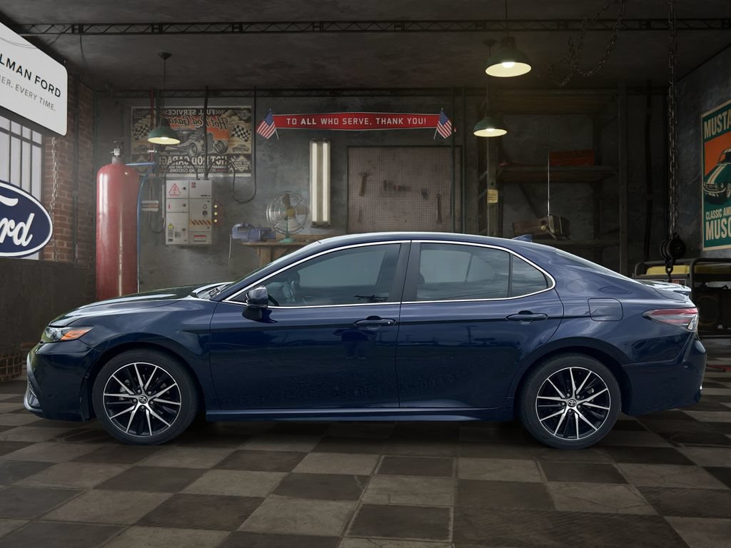 Used 2022 Toyota Camry SE FWD image 3