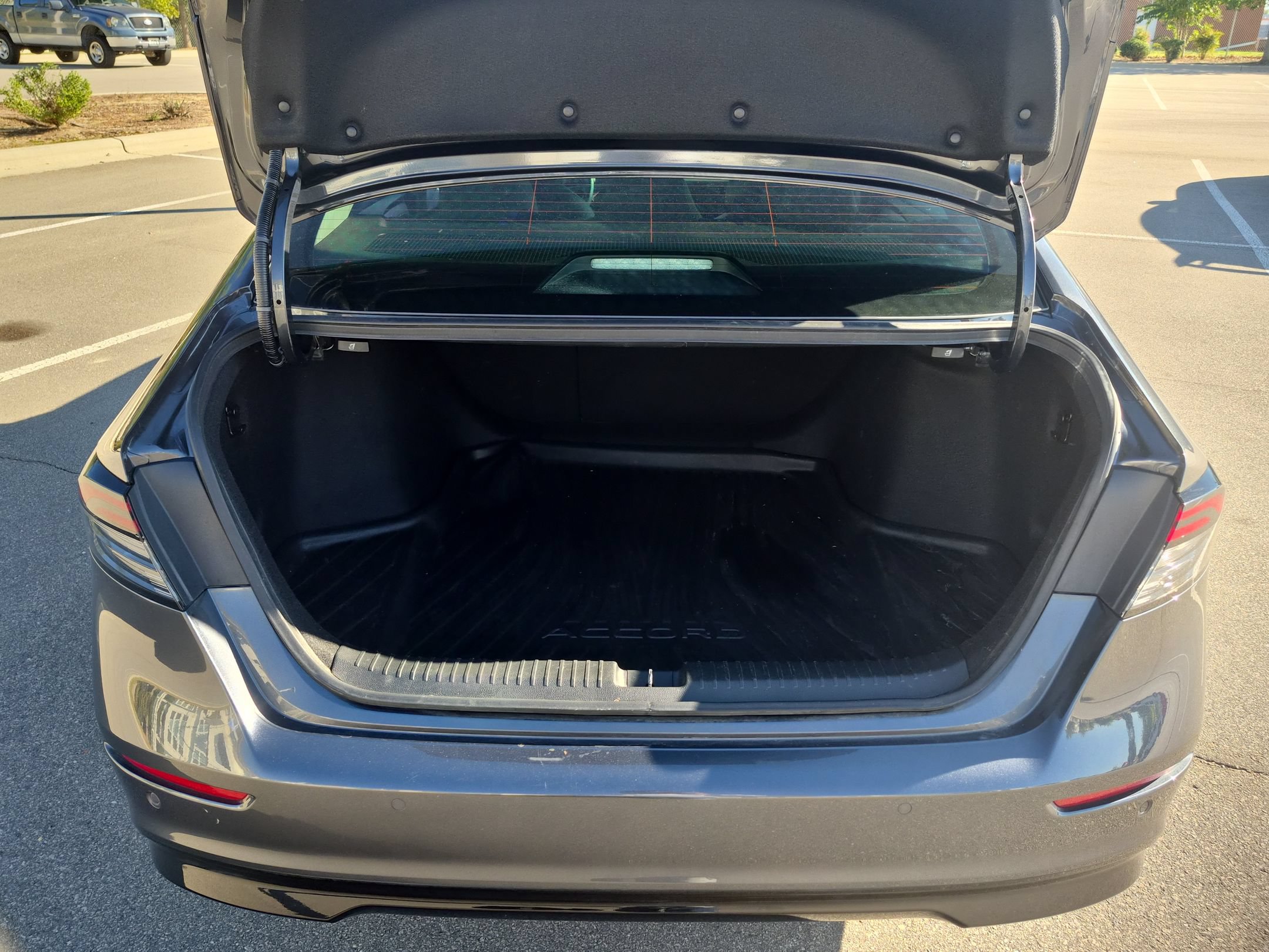 Used 2025 Honda Accord EX-L image 32