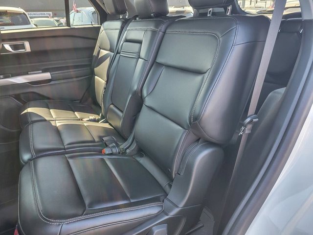Certified 2023 Ford Explorer XLT w/ Equipment Group 202A AWD/4WD image 15