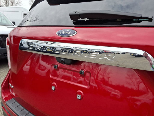 Certified 2022 Ford Explorer XLT w/ Equipment Group 202A image 24