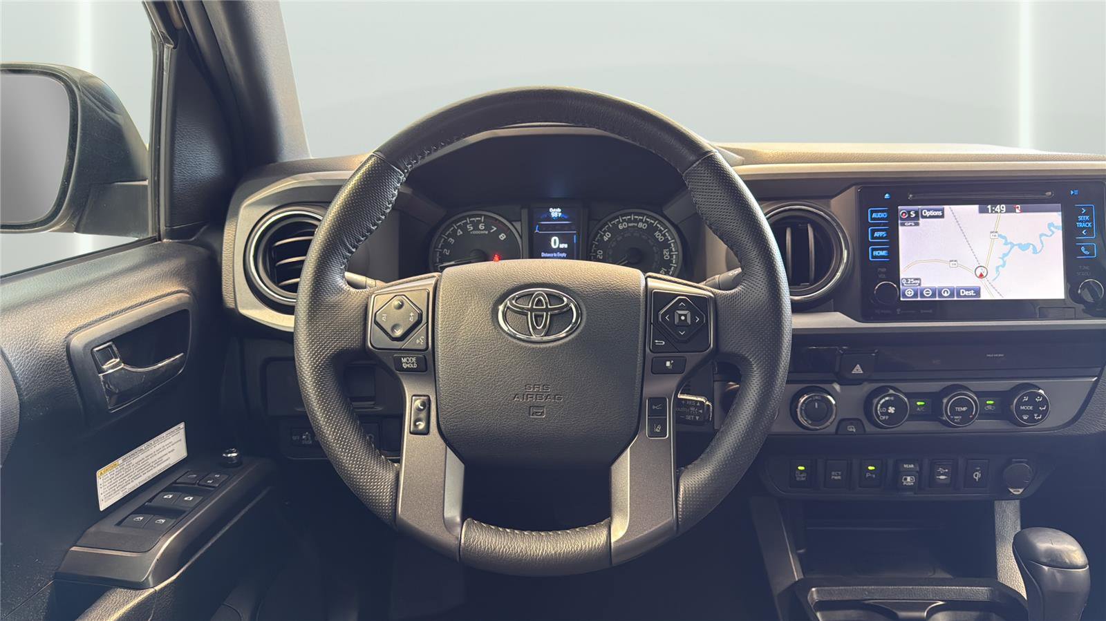 Used 2018 Toyota Tacoma TRD Off-Road w/ Technology Package AWD/4WD image 14