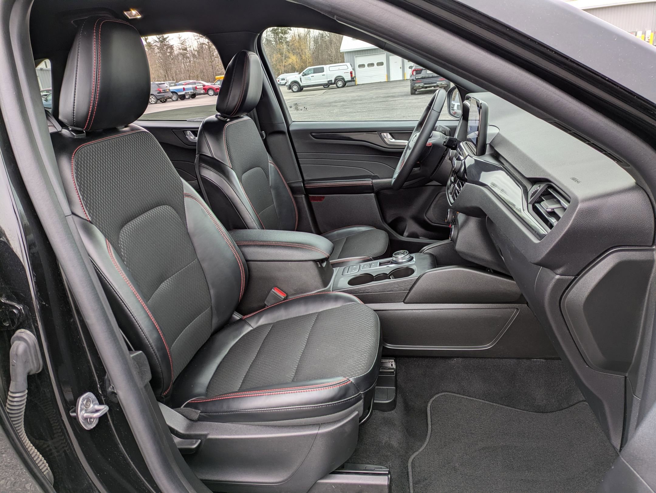Certified 2025 Ford Escape ST-Line Select AWD/4WD image 21