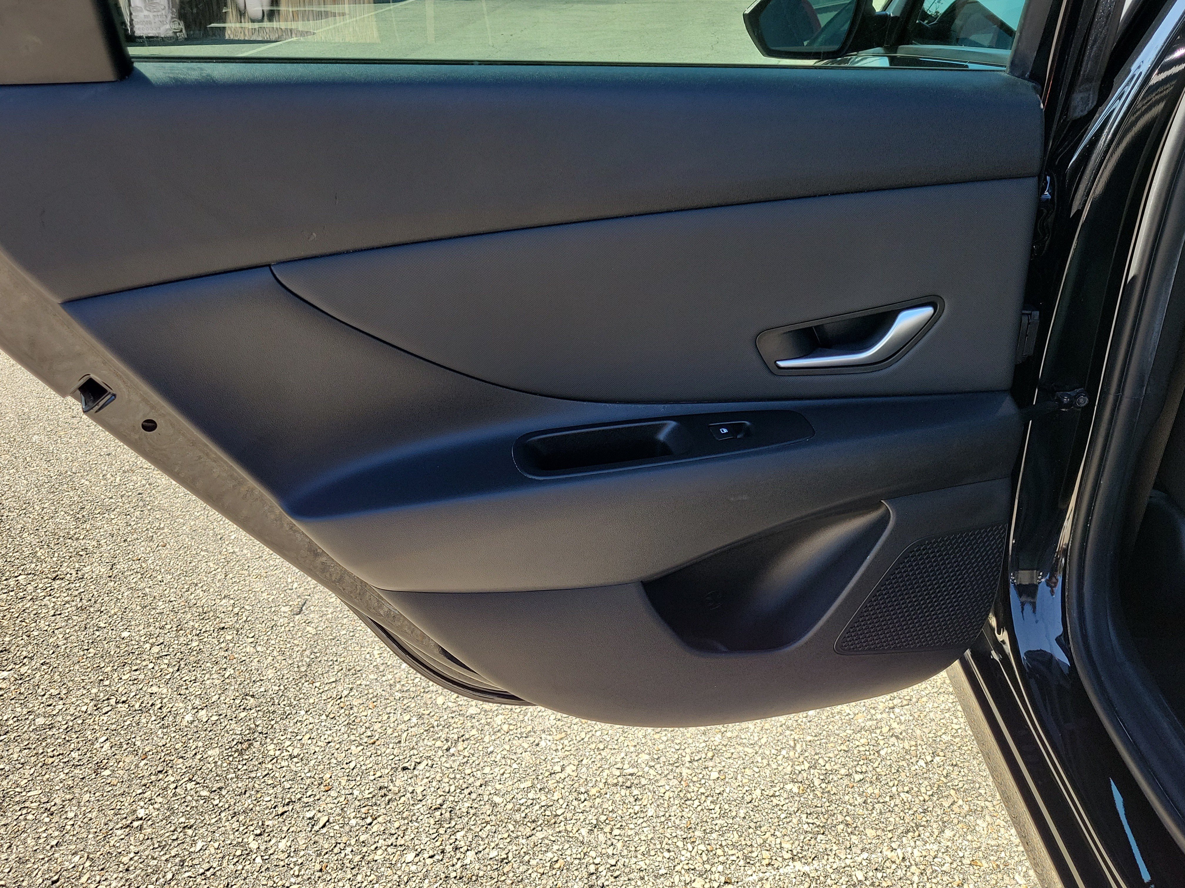 Used 2023 Hyundai Elantra SEL w/ Convenience Package FWD image 10