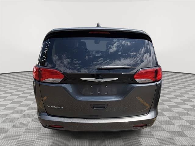 Used 2023 Chrysler Voyager LX FWD image 3