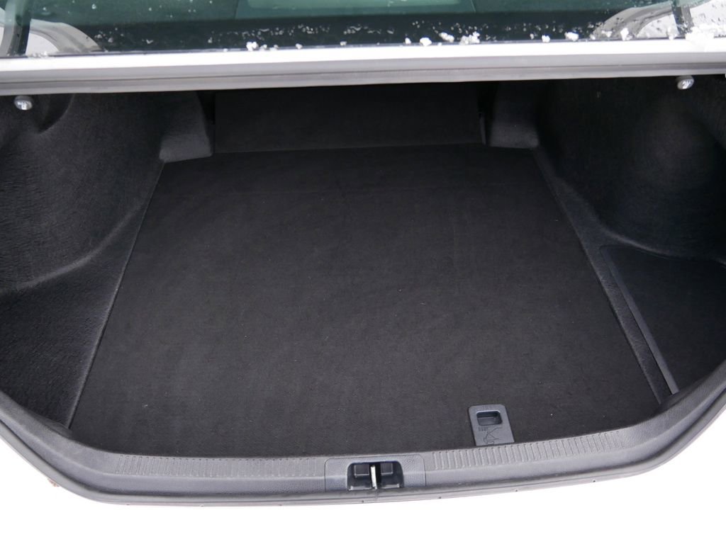 Used 2025 Toyota Camry LE FWD image 10